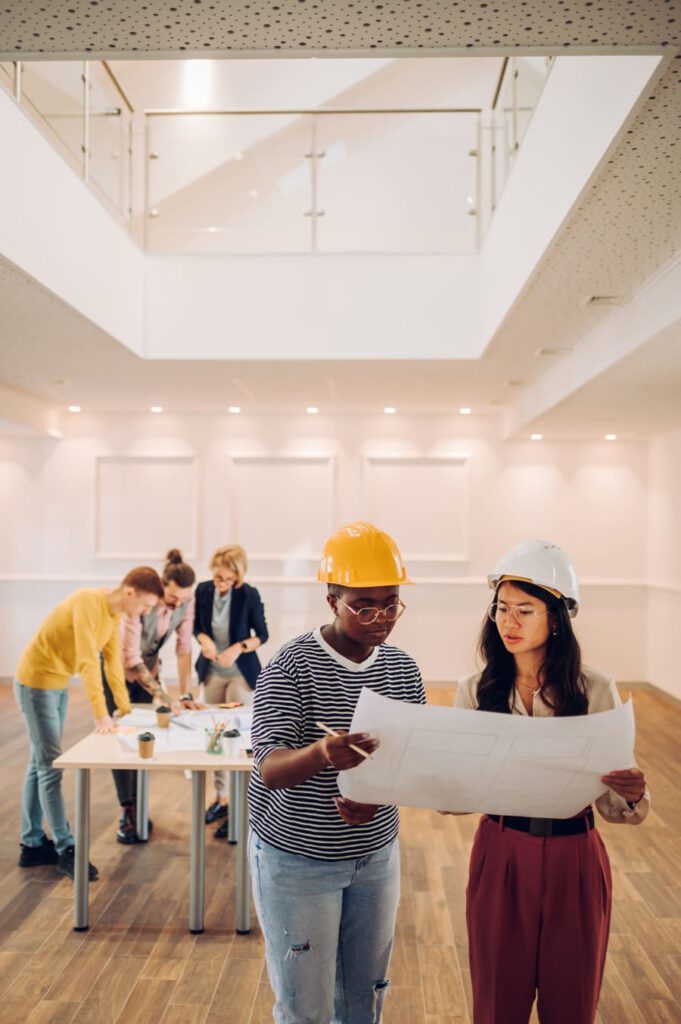 Altbausanierung Witten Einige Handwerker bei der Altbausanierung und Planung